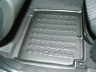 Резиновый коврик CARBOX 40-7840