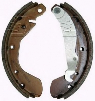Комлект тормозных накладок DENCKERMANN B120077