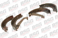 Комлект тормозных накладок BSG BSG 30-205-009