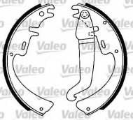 Комлект тормозных накладок VALEO 562093