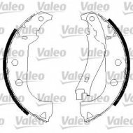 Комлект тормозных накладок VALEO 562787
