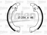 Комлект тормозных накладок VALEO 562676