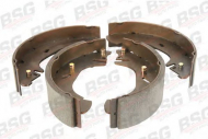 Комлект тормозных накладок BSG BSG 30-205-004