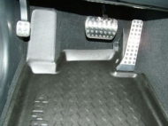 Резиновый коврик CARBOX 40-1086