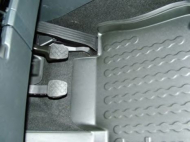 Резиновый коврик CARBOX 40-1830