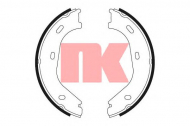 Комлект тормозных накладок NK 2733217
