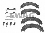 Комлект тормозных накладок SWAG 10 90 8324