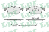 Комплект тормозных колодок LPR 05P1626A