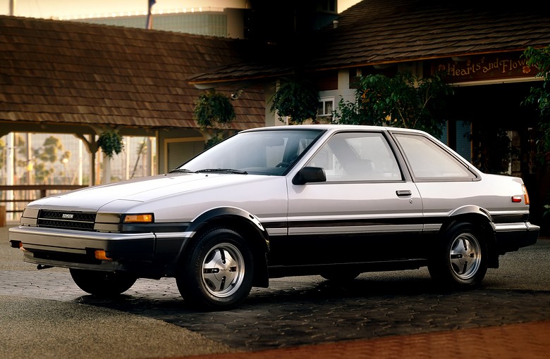 TOYOTA COROLLA SPRINTER купе (AE86)