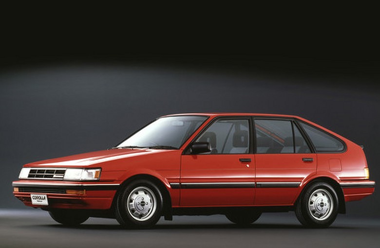 TOYOTA COROLLA Liftback (_E8_)