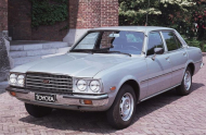 TOYOTA CORONA седан (TT12_)