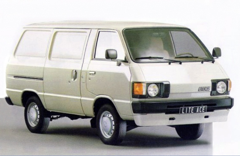 TOYOTA LITEACE фургон (KM2_)