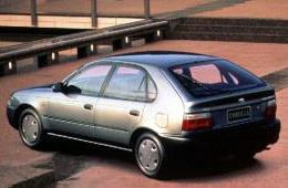 TOYOTA COROLLA седан (_E10_)