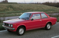 TOYOTA CARINA седан (TA4L, TA6_L)