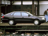 TOYOTA CORONA хетчбек