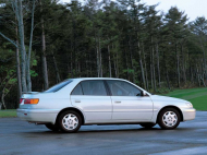 TOYOTA CORONA седан