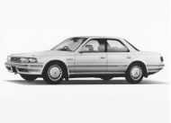 TOYOTA CRESTA седан