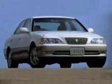 TOYOTA CRESTA седан