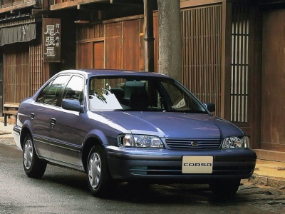 TOYOTA CORSA седан