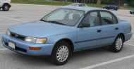 TOYOTA CARIBE седан