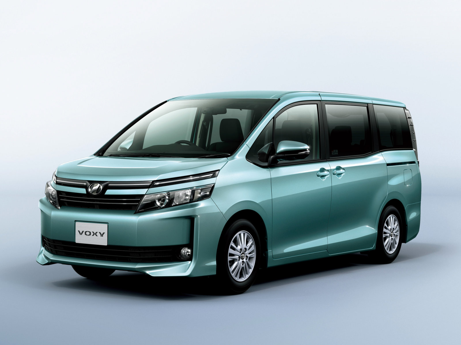 TOYOTA VOXY (_AZR6_)