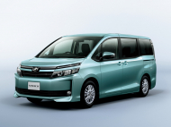 TOYOTA VOXY (_AZR6_)