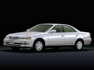 TOYOTA MARK II седан