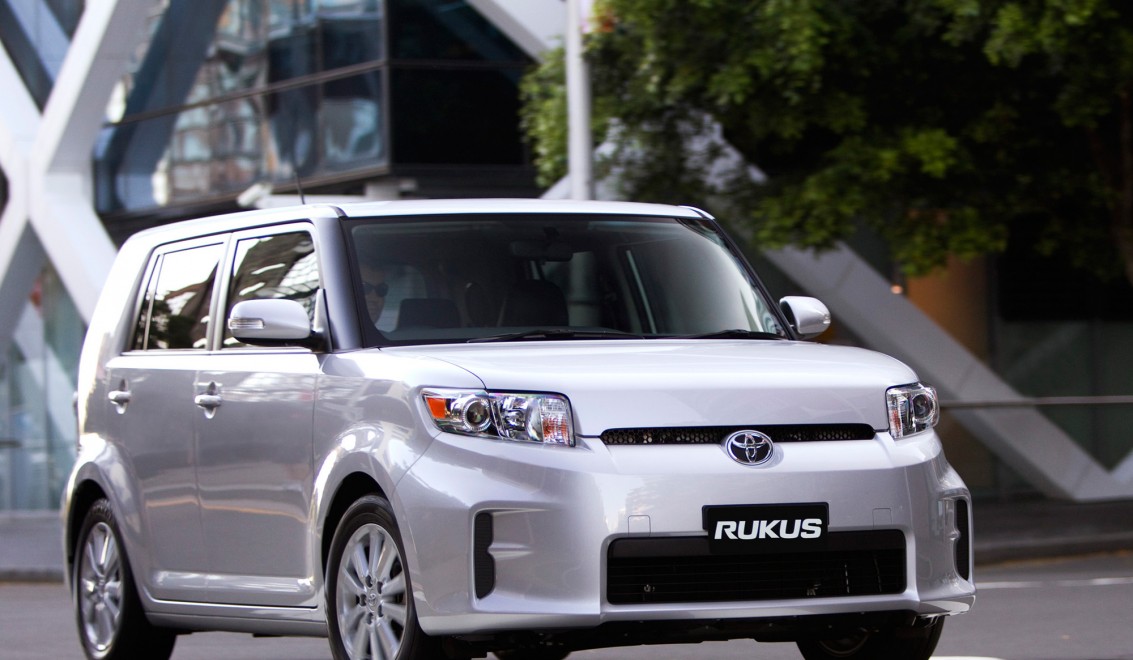 TOYOTA RUKUS (_AZE15_, _NZE15_, _ZRE15_)