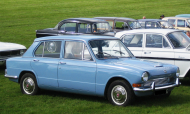 TRIUMPH 1300 седан