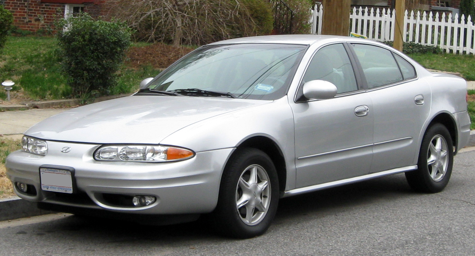 OLDSMOBILE ALERO [USA] седан (US)