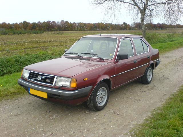 VOLVO 340-360 седан (344)