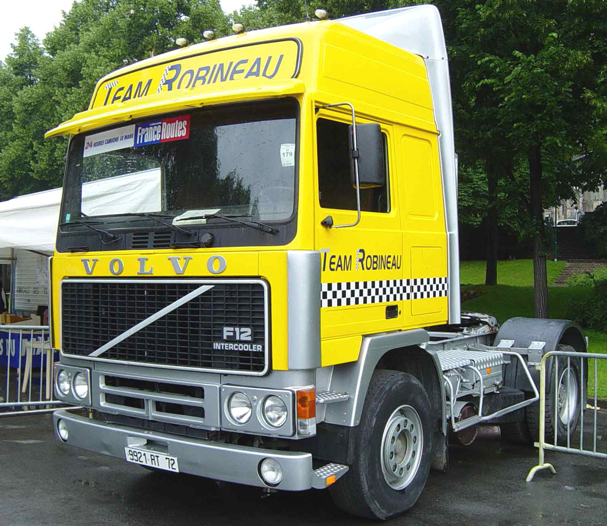 VOLVO F 12