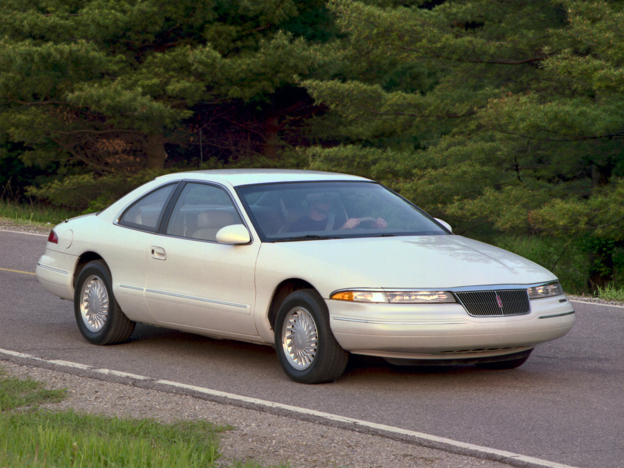 LINCOLN MARK VIII купе