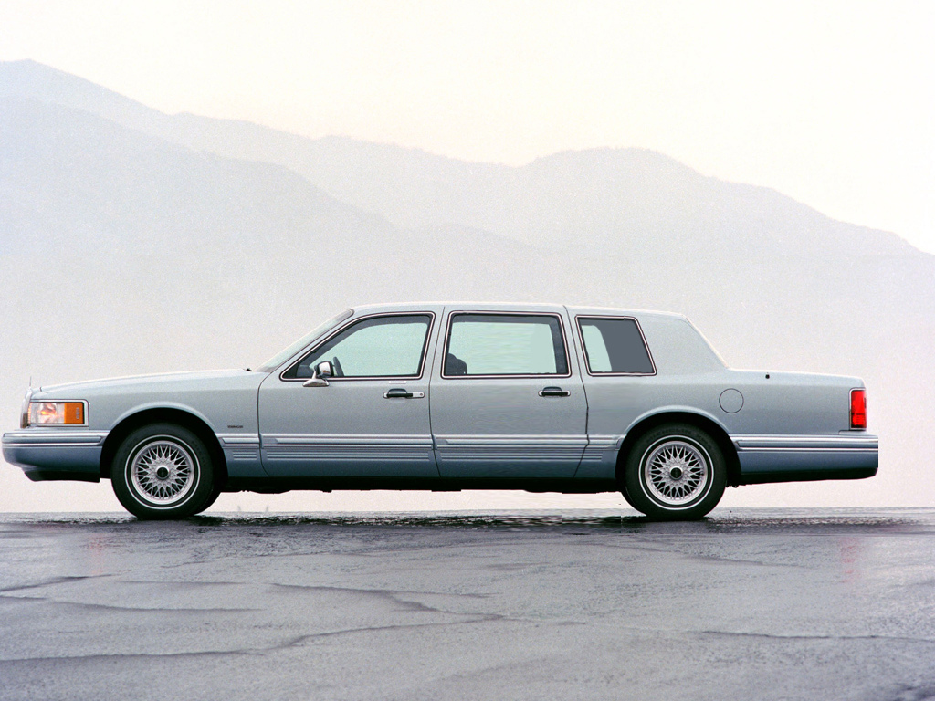 LINCOLN TOWN CAR II
