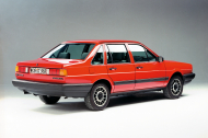 VW PASSAT седан (32)