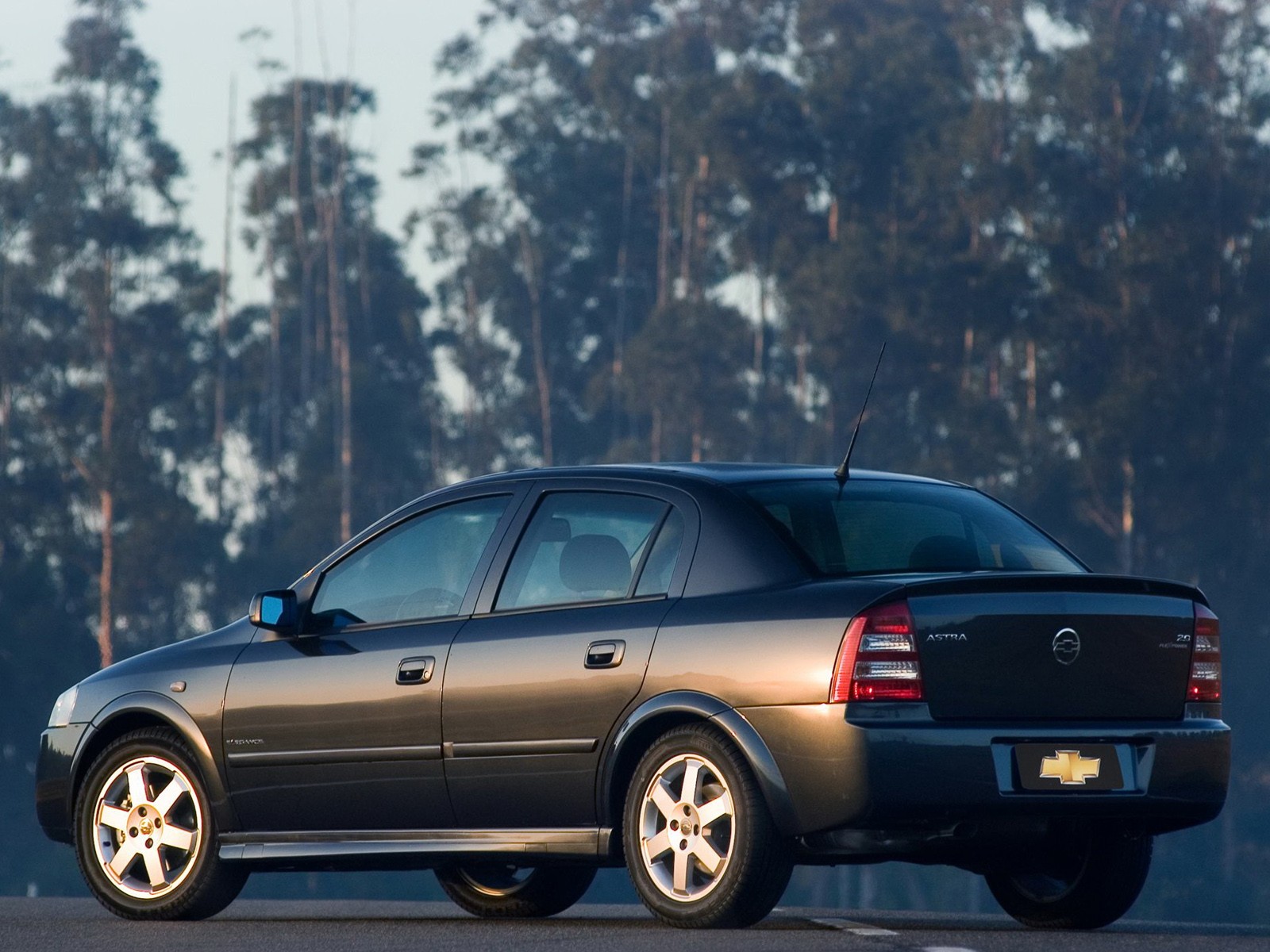 CHEVROLET ASTRA седан