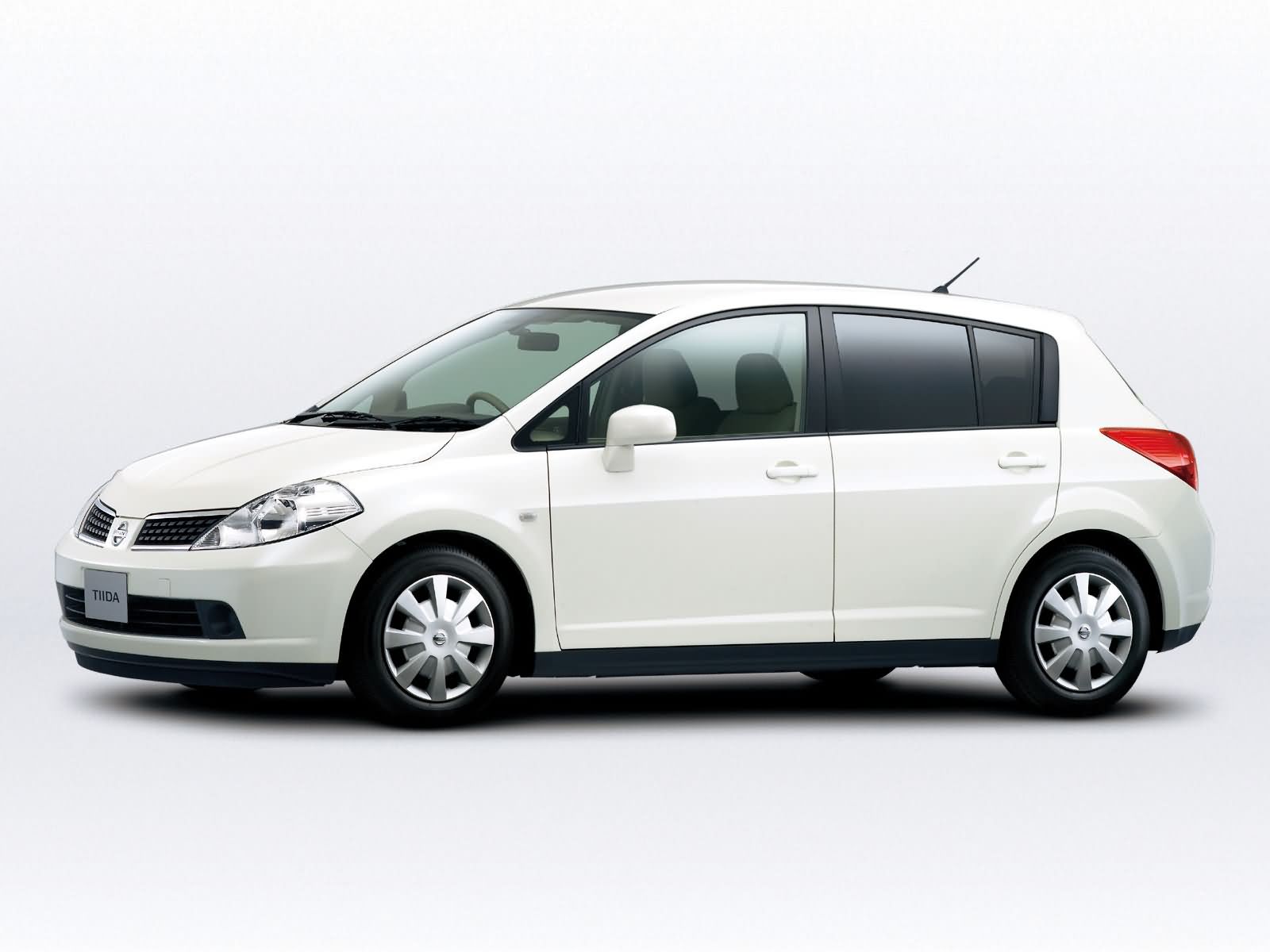 NISSAN (DONGFENG) TIIDA YIDA седан (C11)
