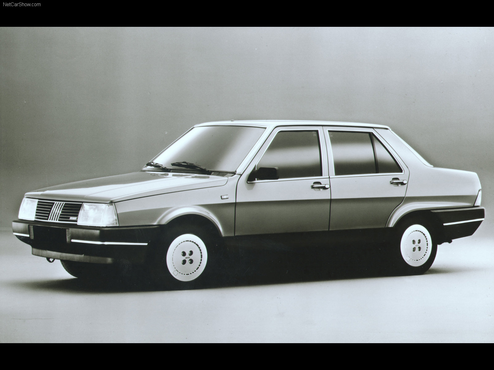 FIAT OGGI седан