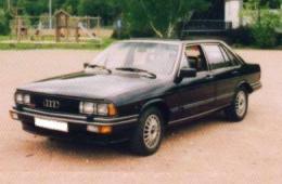 AUDI 200 седан (43)