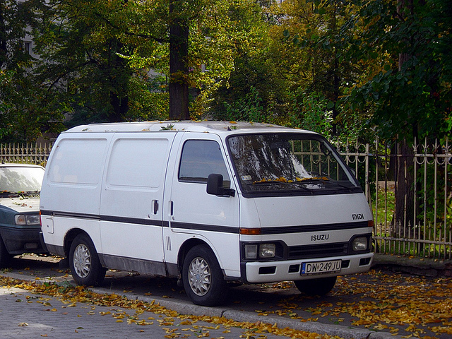 ISUZU MIDI фургон (98000N)