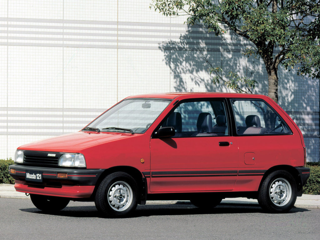 MAZDA 121   (DA)