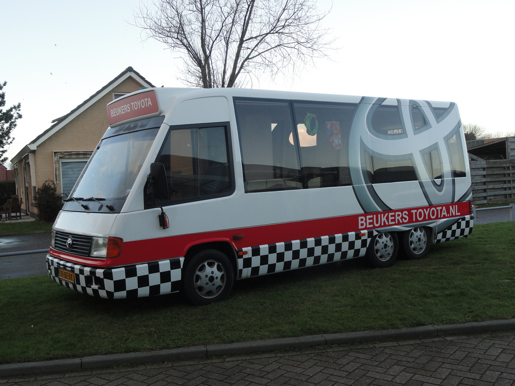 MERCEDES-BENZ O 100
