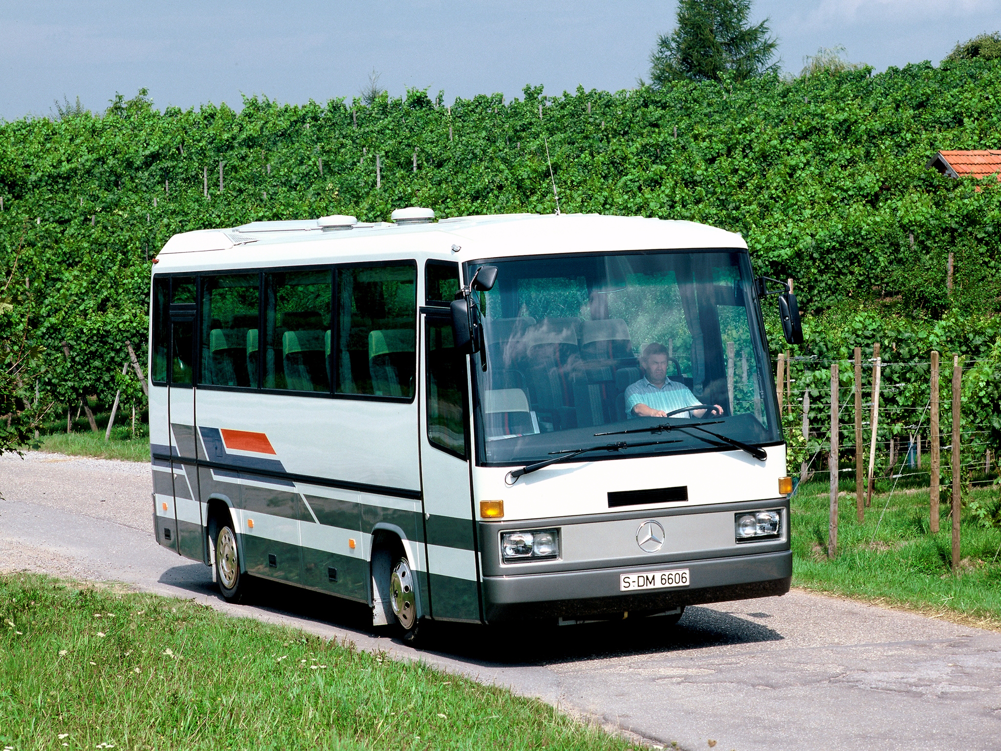 MERCEDES-BENZ O 301