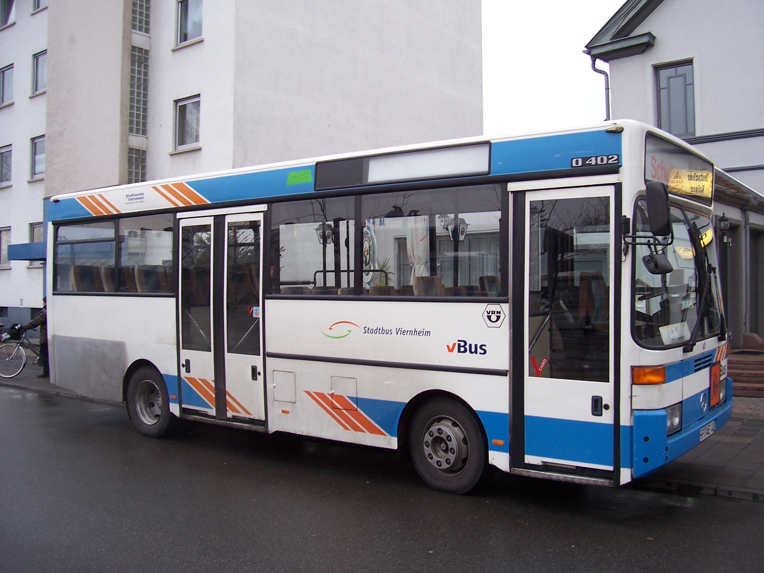 MERCEDES-BENZ O 402