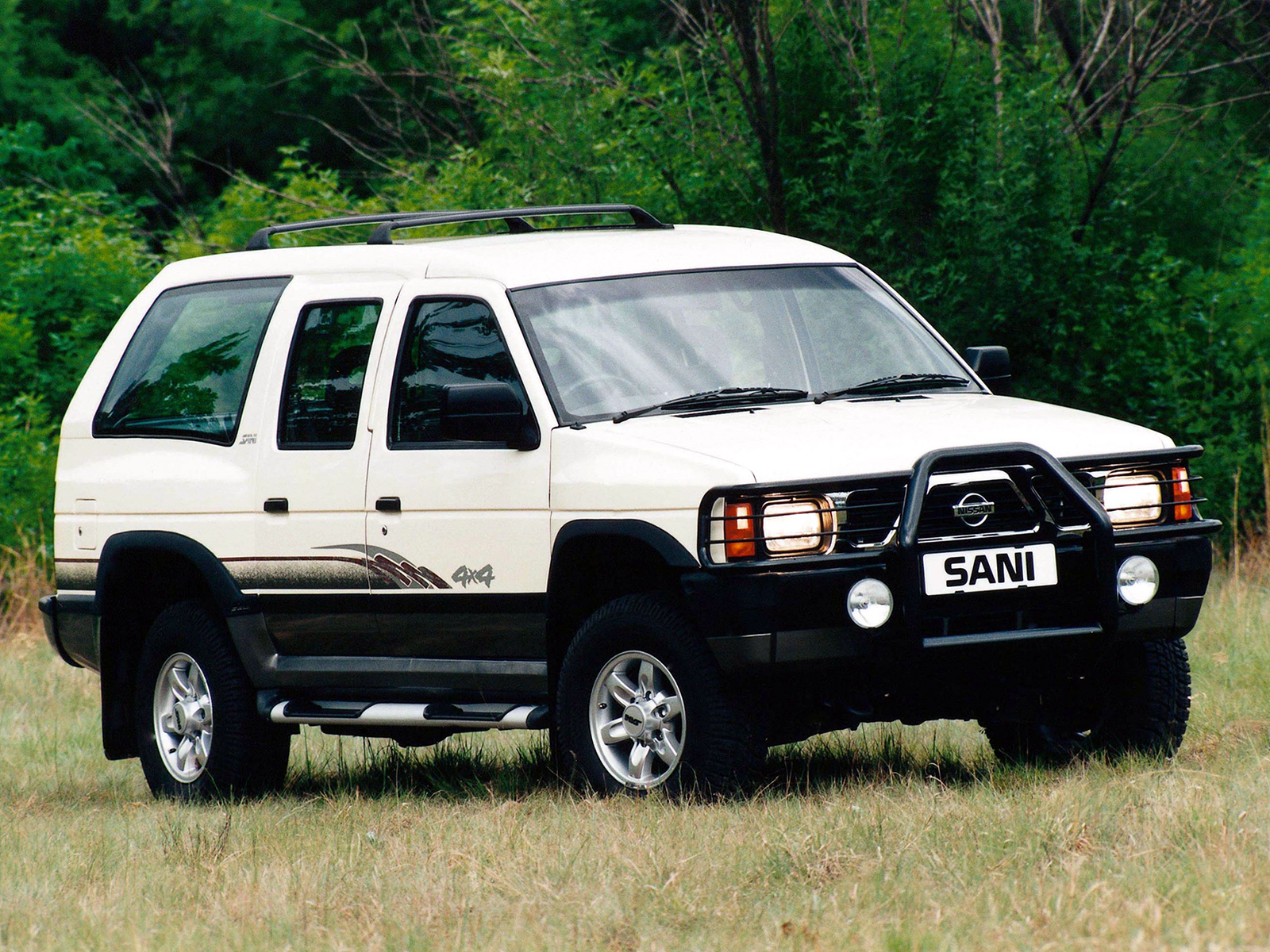 NISSAN SANI вездеход закрытый