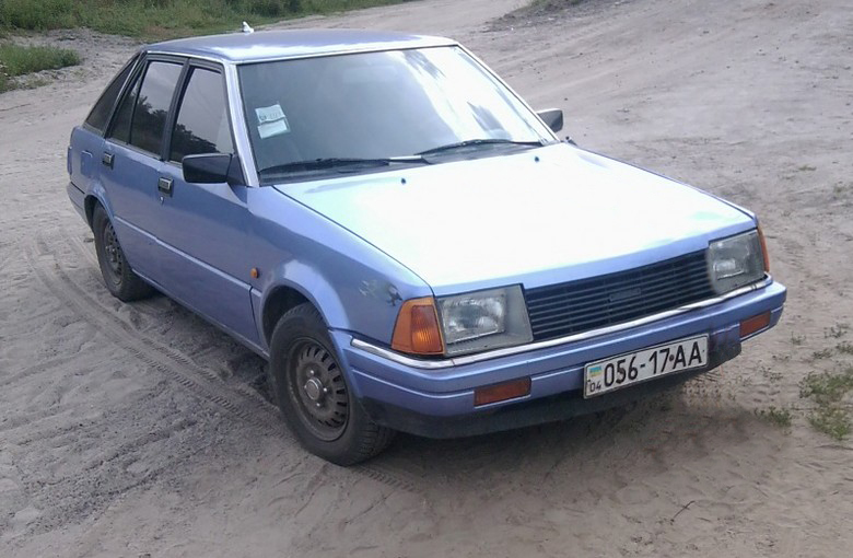 NISSAN STANZA Hatchback (T11)