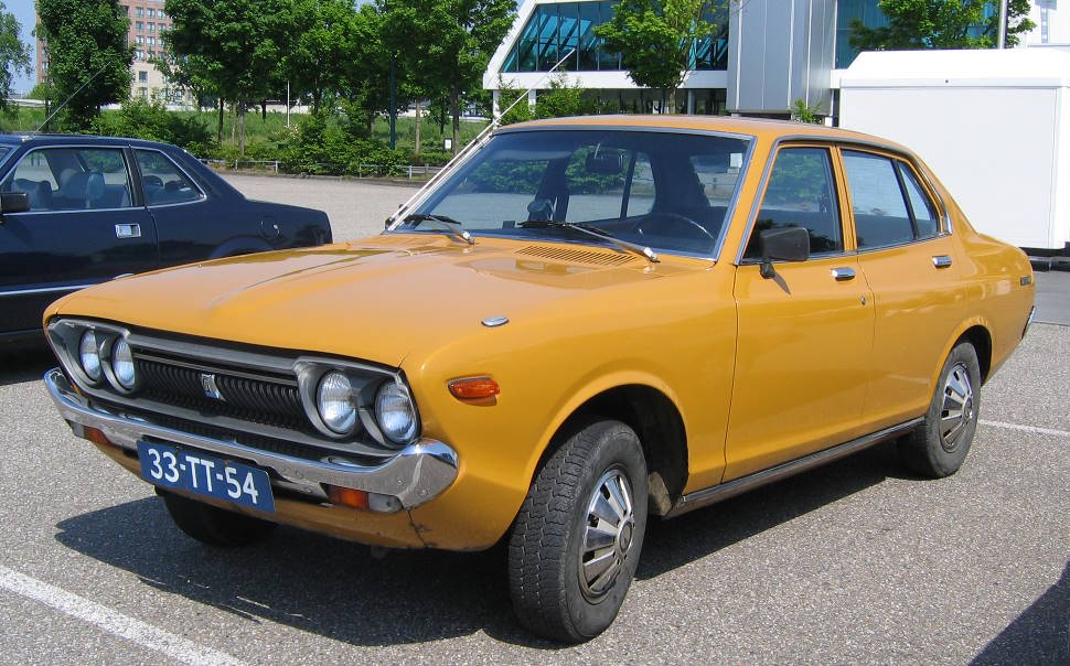 NISSAN VIOLET