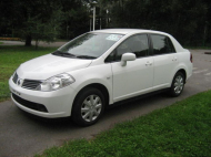 NISSAN LATIO седан
