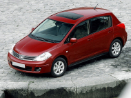 NISSAN TIIDA хетчбек
