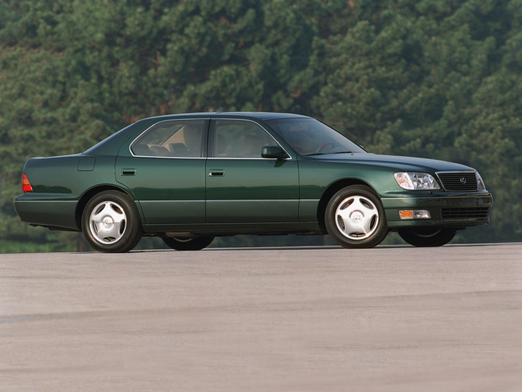 LEXUS LS седан (UCF20)